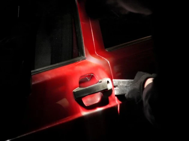 cartheft_iStockphoto car theft