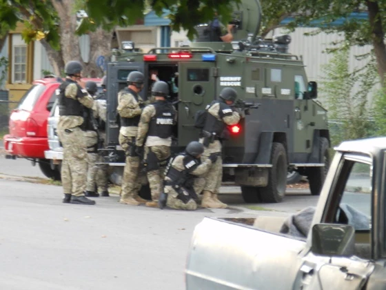 Standoff-Swat Team Standoff-Swat Team